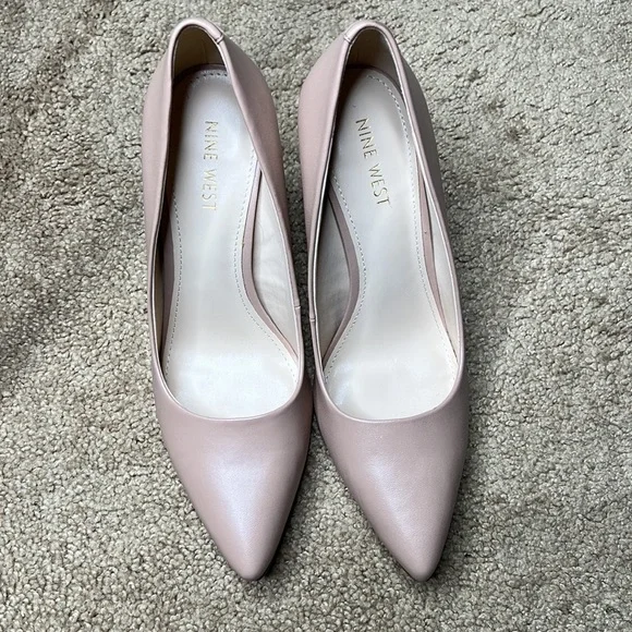 *NINE WEST nude pumps great condition size 7.5 must go!** - Picture 4 of 6